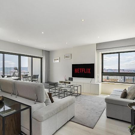 Whome Family Condo - Urban Retreat With Parking, Ac, Elevator In Great Location Lisbon Exterior photo