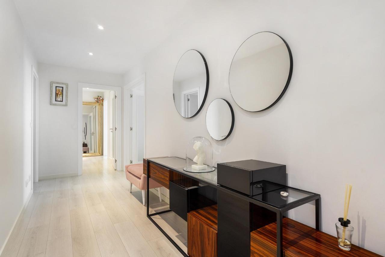 Whome Family Condo - Urban Retreat With Parking, Ac, Elevator In Great Location Lisbon Exterior photo