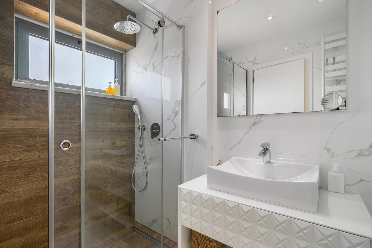Whome Family Condo - Urban Retreat With Parking, Ac, Elevator In Great Location Lisbon Exterior photo